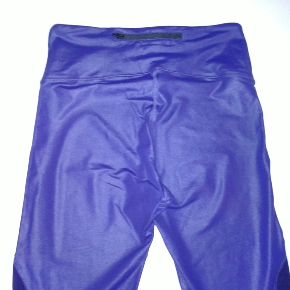 Good American Athletic Leggings - Picture 6 of 16